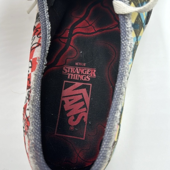 Vans Stranger Things Pizza Special Edition Size 9.5 Men and 11.0 Women's - Picture 11 of 11